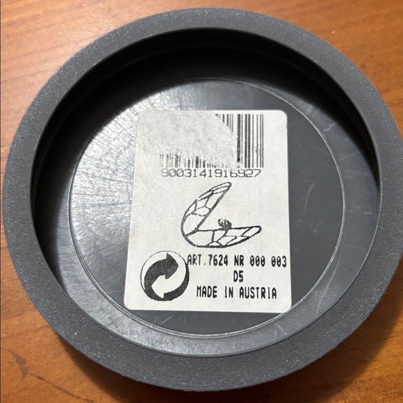 Swarovski Crystal Clam Ornament 7624 - Picture 4 of 4